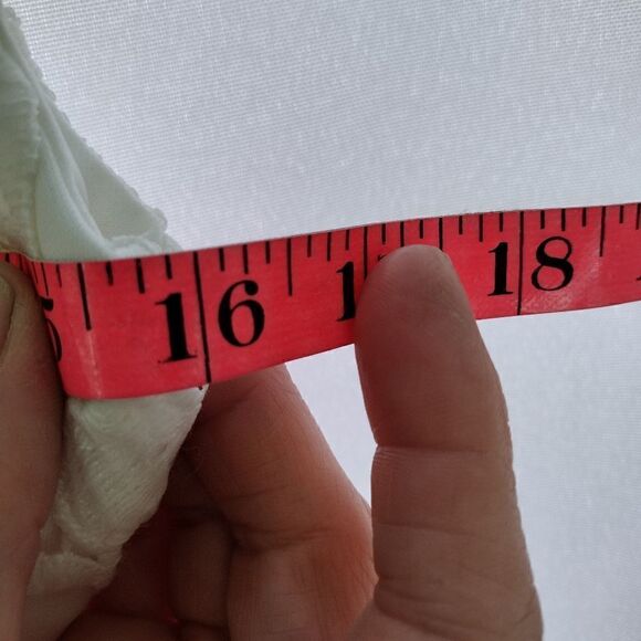 Lulu's crochet dress   - Picture 6 of 11